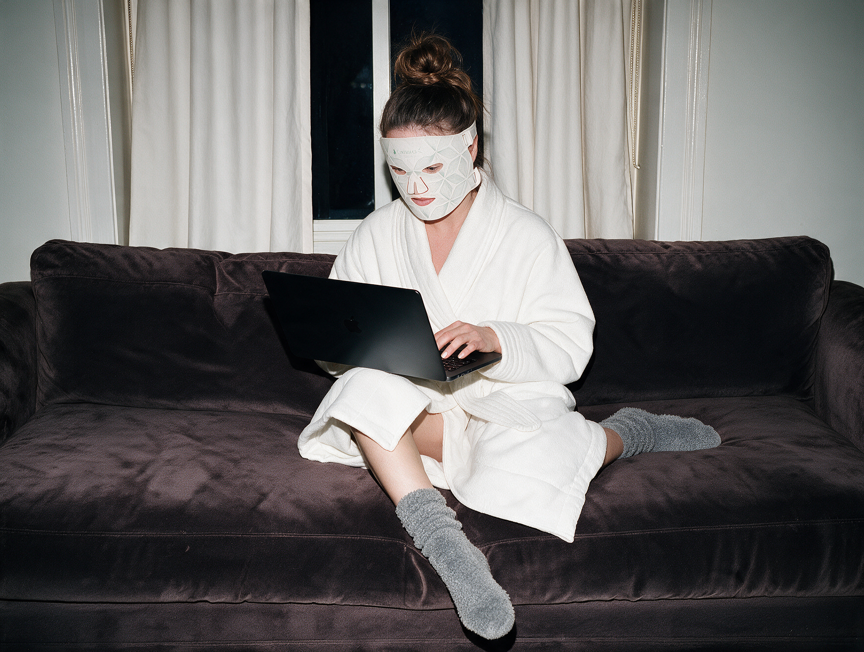 omnilux-led-face-mask.png